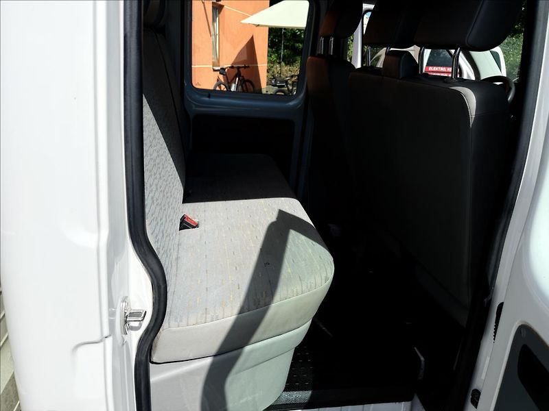 Volkswagen Transporter 2,0 TDi  6 Míst - fotka 17 z 24