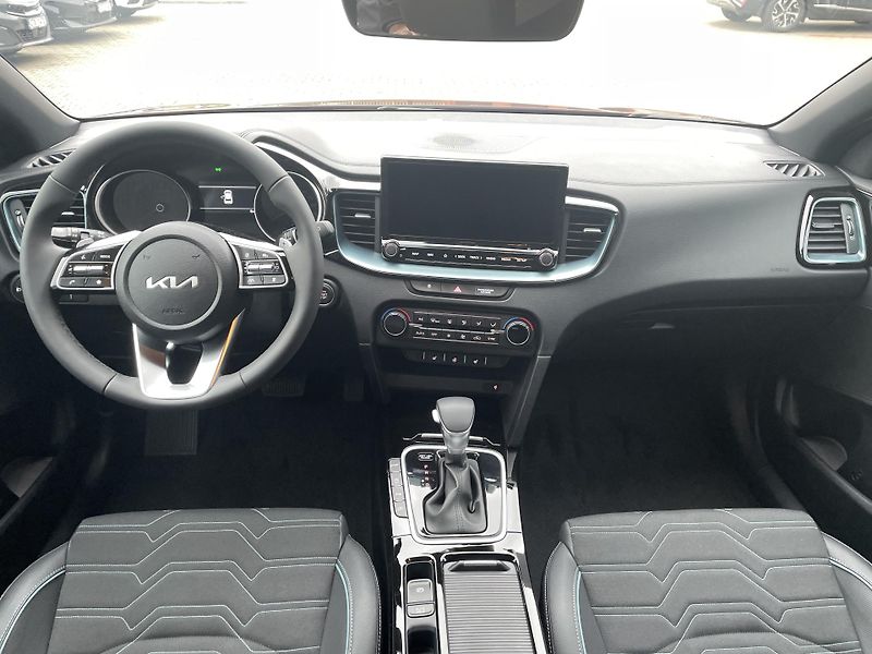 Kia XCeed (2025) 1,6 T-GDi SteelEdition 7DCT - fotka 12 z 25