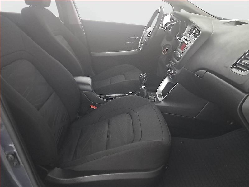 Kia Ceed (2016) 1.6 GDI, Serv.kniha, Tempomat - fotka 9 z 14