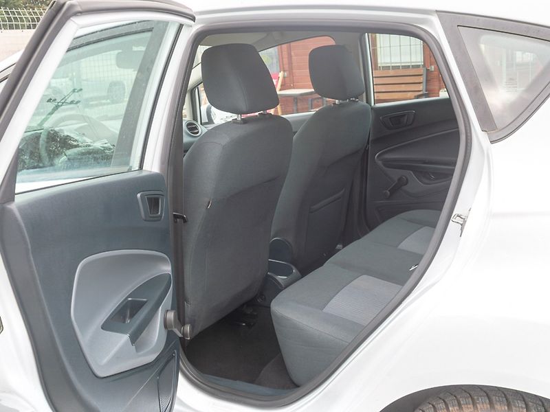 Ford Fiesta (2010) 1.25i 60KW – TAŽNÝ - fotka 32 z 40