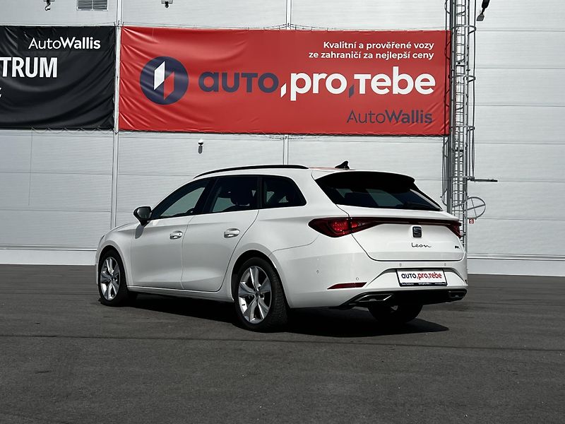 Seat Leon 1.5TSI FR-Line LED ACC DPH - fotka 5 z 24