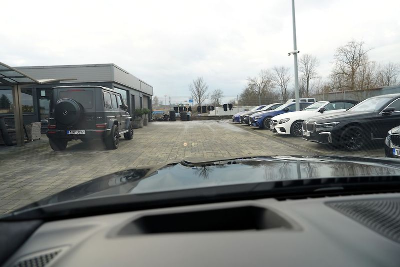 BMW Řada 7 750Li xDrive Individual/ČR - fotka 44 z 49