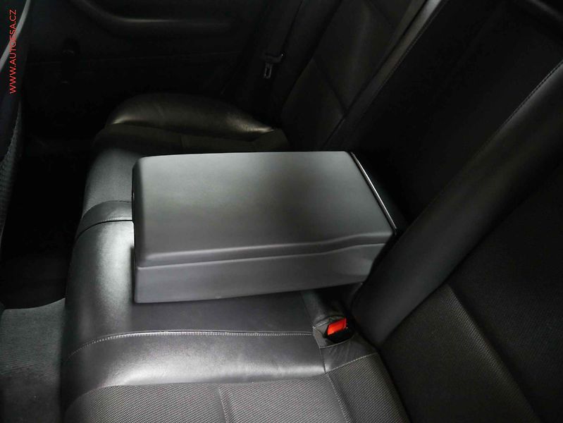 Audi A4 (2007) 2.0 TDI, AC, xenon - fotka 21 z 21