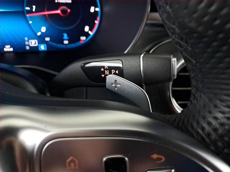 Mercedes-Benz GLC (2022) 220 d 4MATIC - fotka 21 z 21