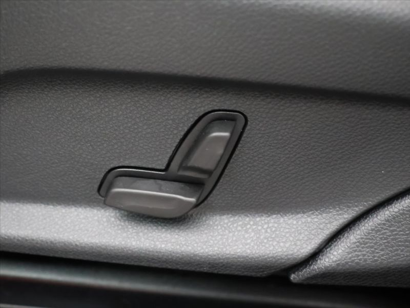 Mercedes-Benz GLC 2,1 250d 150 kw 4MATIC CZ AMG - fotka 17 z 33