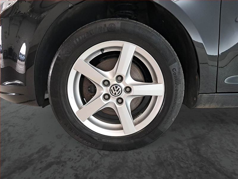 Volkswagen Touran (2011) 1.4 TSI, Serv.kniha, Tempomat - fotka 15 z 17