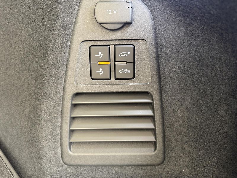 Volkswagen Touareg 3.0Tdi*1MAJ*DPH*LED*VZDUCH* - fotka 13 z 41