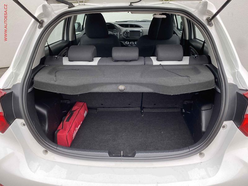 Toyota Yaris (2018) 1.5 i, 2.maj,ČR, servis - fotka 7 z 18