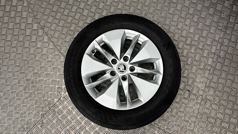 Škoda Octavia 2.0 TDI Ambition Combi - fotka 27 z 27