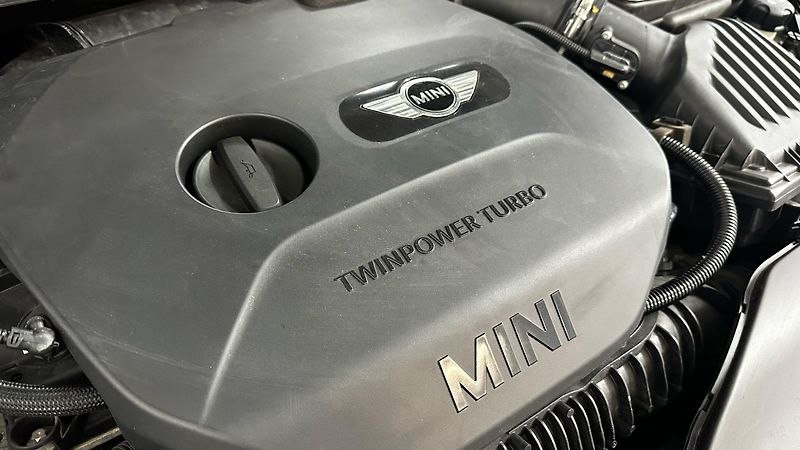 Mini Ostatní KABRIOLET / JOHN COOPER WORKS - fotka 52 z 52