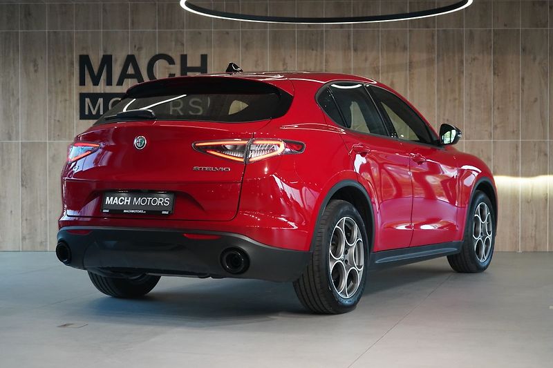 Alfa Romeo Stelvio 2.2 Diesel Q4 154kW (210k) - fotka 7 z 44