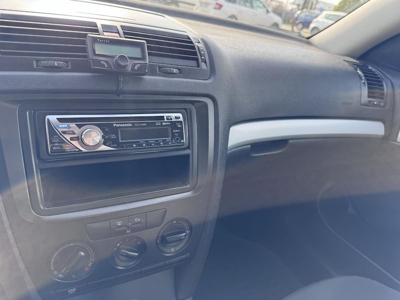 Škoda Octavia II 1.9 TDI,77 kW, 1.Majitel,ČR - fotka 10 z 30