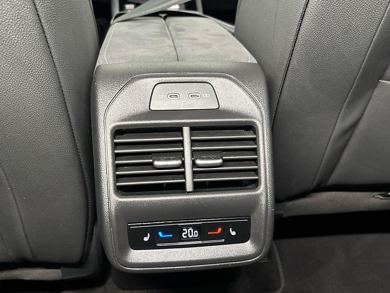 Škoda Superb Sportline 4x4 DSG - fotka 22 z 30