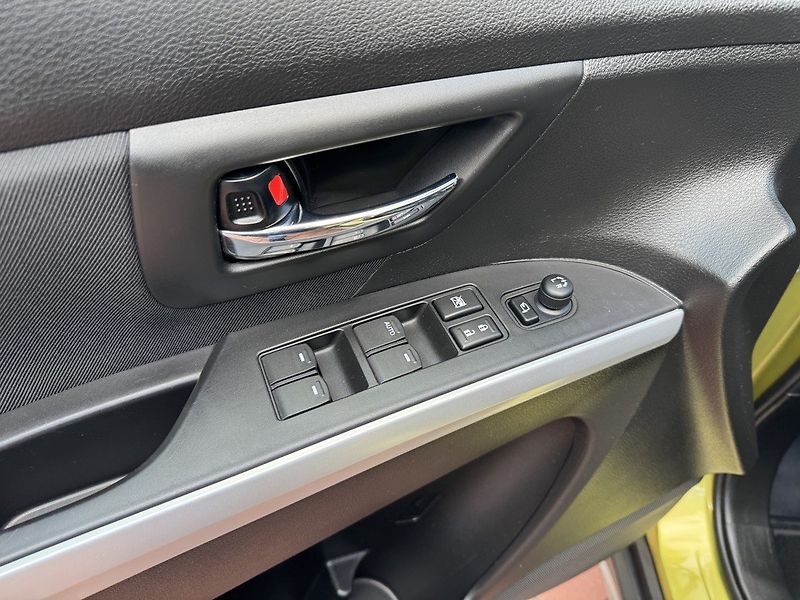 Suzuki SX4 S-Cross (2015) 1.6 VVTi Limited Navi Kamera - fotka 27 z 50
