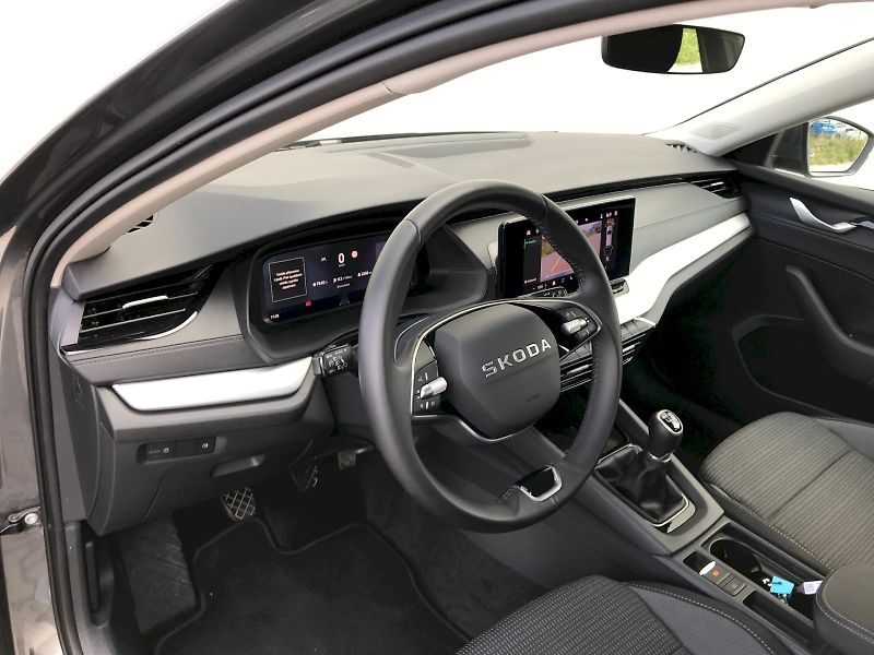 Škoda Octavia (2025) COMBI TOP SELECTION 1,5 TSI 85 - fotka 19 z 25