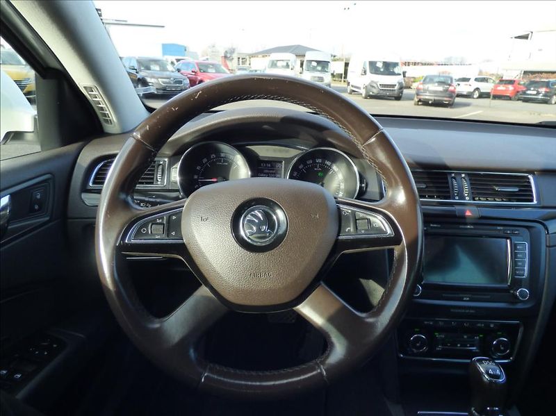 Škoda Superb 2,0 TDI 125kw 4x4  Laurin & Kl - fotka 15 z 54