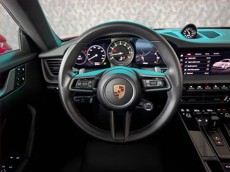 Porsche 911 (2024) Carrera S - fotka 16 z 20