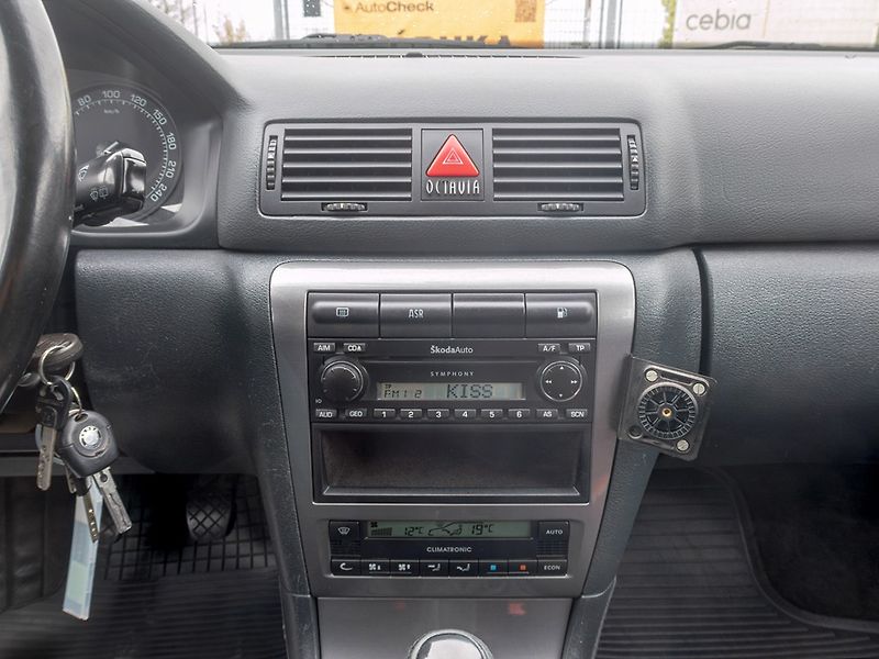 Škoda Octavia (2004) ČR 1.9TID 66KW – DIGI KLIMA - fotka 17 z 37