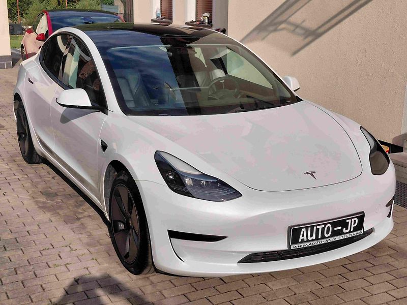 Tesla Model 3 RWD LED ACC 18ALU NAVI SOH 92% - fotka 2 z 17
