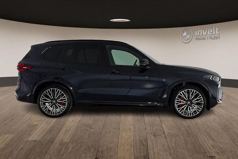 BMW X5 xDrive30d - fotka 2 z 28