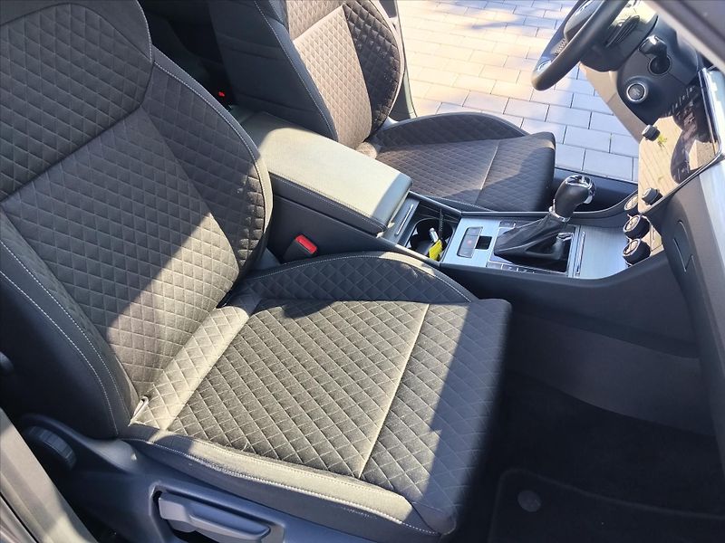 Škoda Superb 2.0TDI 110kW, DSG tažné - fotka 25 z 38