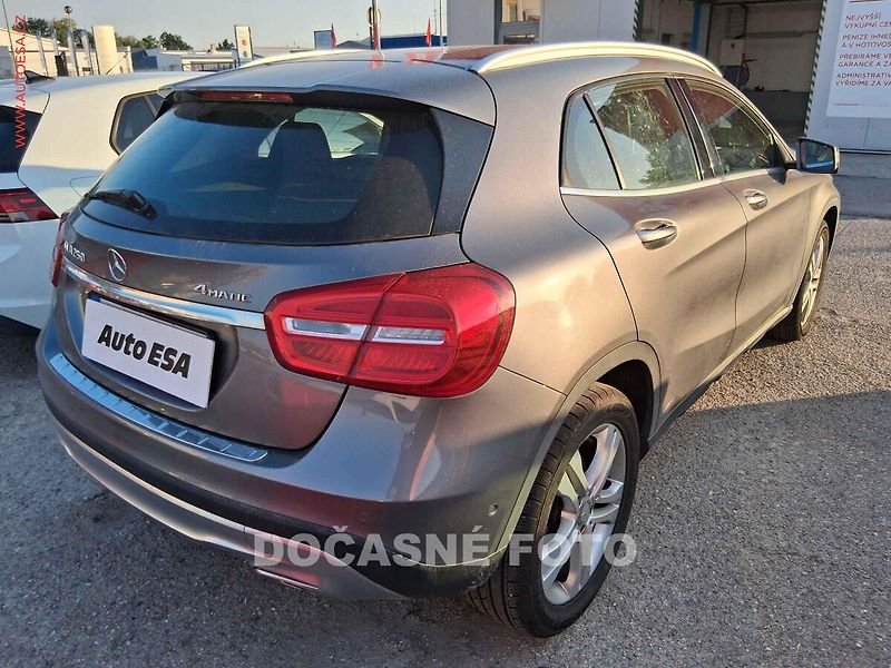 Mercedes-Benz GLA (2016) 250 4Matic 4Mat, ČR, AT - fotka 2 z 3