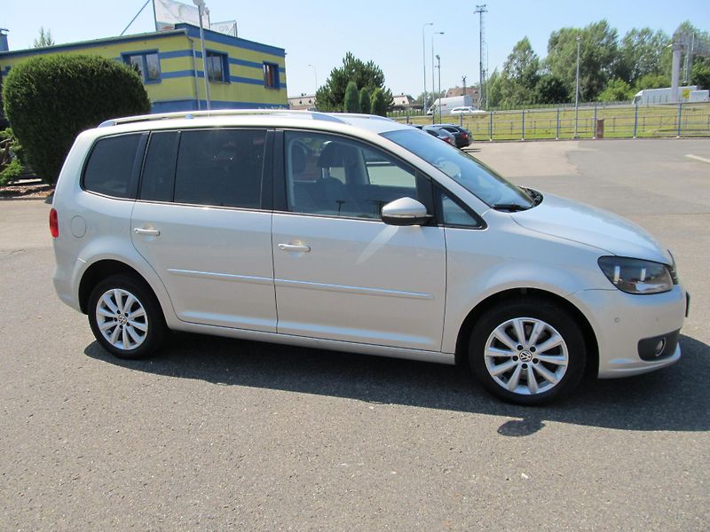 Volkswagen Touran (2011) 2.0TDI 7 míst  - fotka 16 z 60