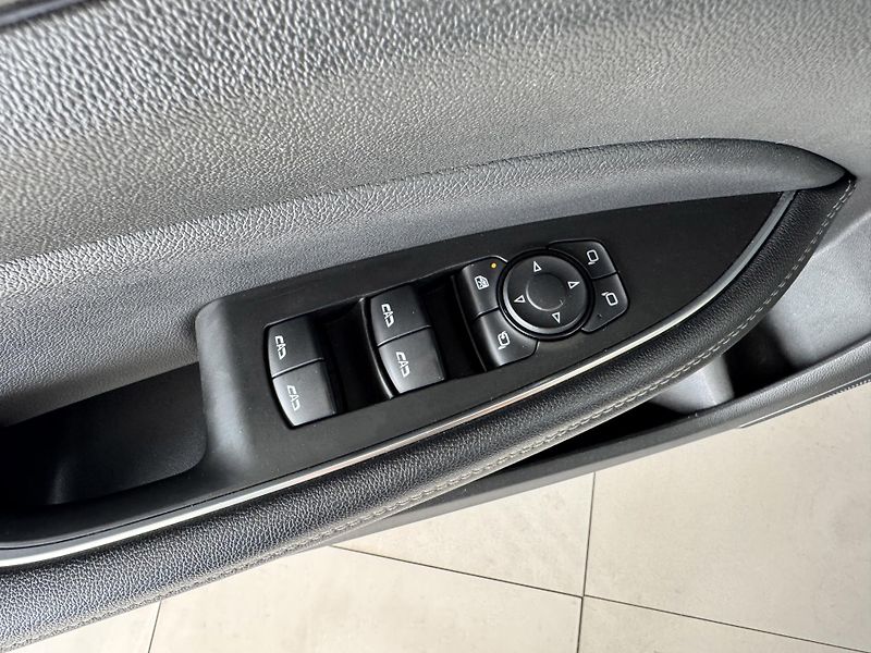 Opel Insignia 2,0CDTI  128kW*AUT*REZERVACE! - fotka 27 z 33