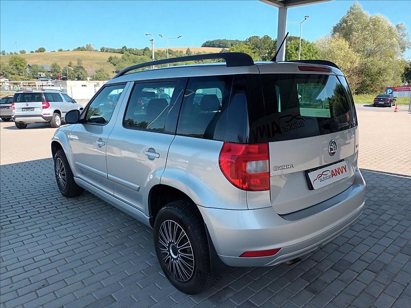 Škoda Yeti 1,2 TSI,77KW,SERVIS,PANO,TAŽNÉ - fotka 7 z 35