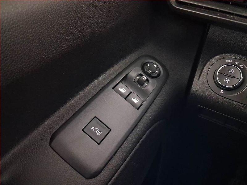 Opel Combo (2022) 1.5 CDTI, 1Maj, DPH - fotka 17 z 20