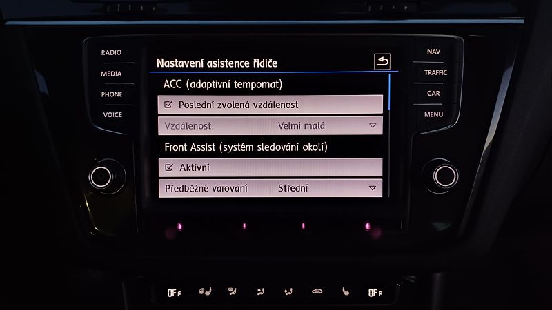 Volkswagen Tiguan TDI 110kW 4x4 HIGHLINE - fotka 42 z 50