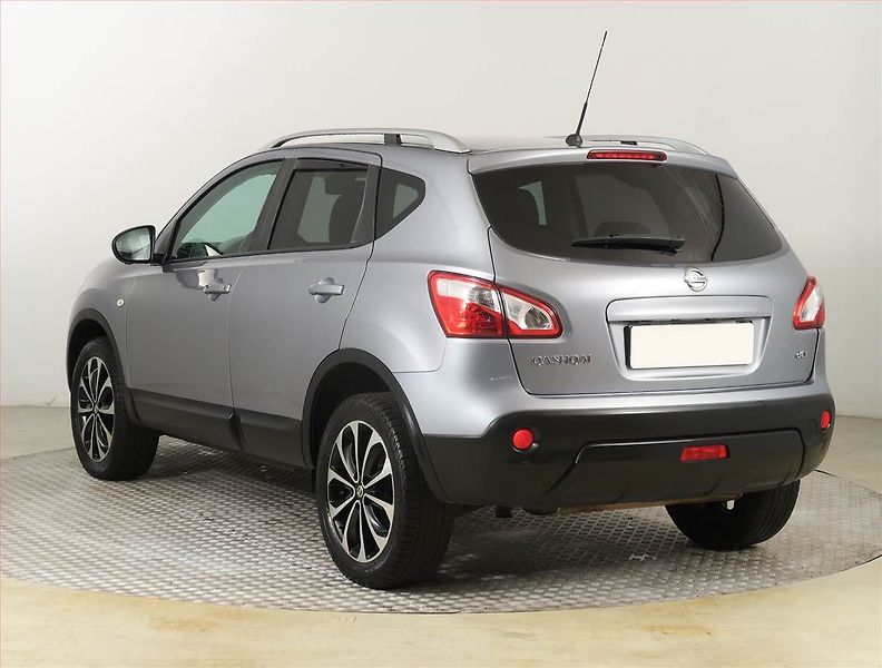 Nissan Qashqai (2012) 1.5 dCi, Tempomat - fotka 4 z 21