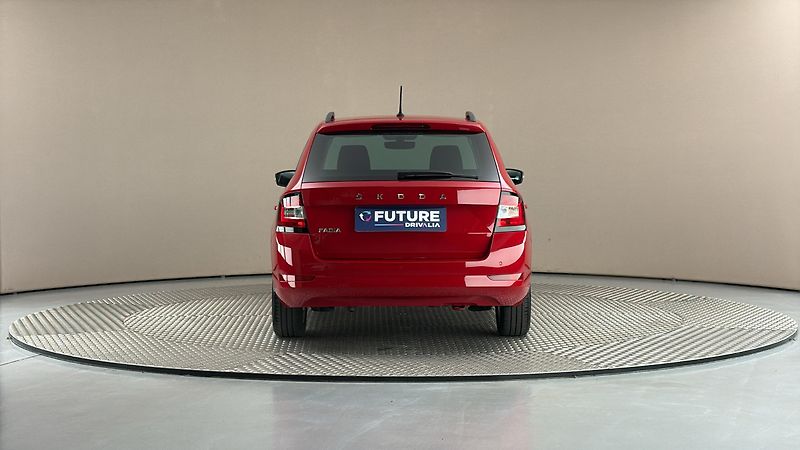 Škoda Fabia 1.0 TSI Ambition Combi Tour - fotka 5 z 24