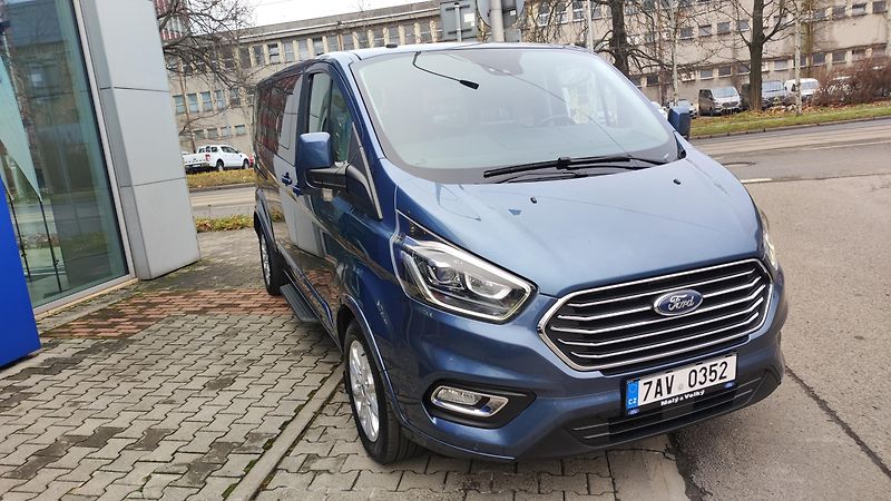 Ford Tourneo Custom (2019) 2,0 TDCi 136kW Aut. 8-Míst - fotka 3 z 26