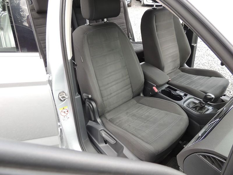 Volkswagen Touran (2018) 1.4TSi,110kw,7míst,Top výbava, - fotka 19 z 55