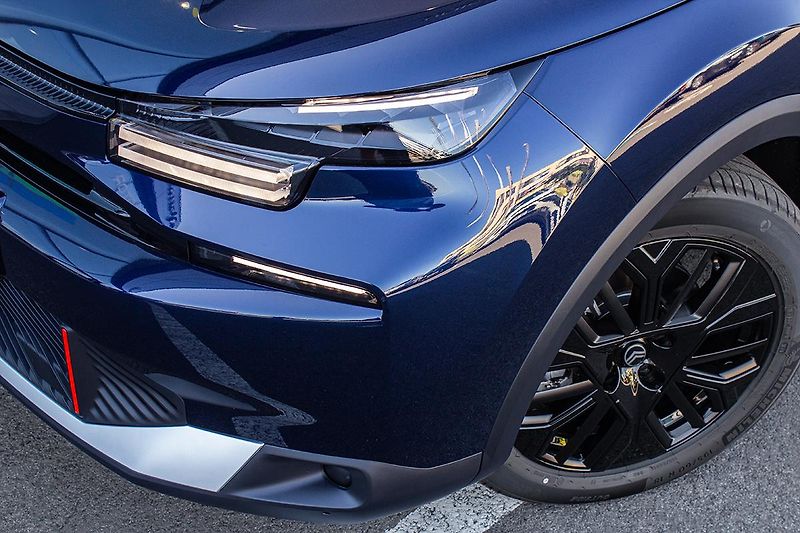 Citroën C4 1,2 COLLECTION Hybrid 145k Aut - fotka 4 z 19