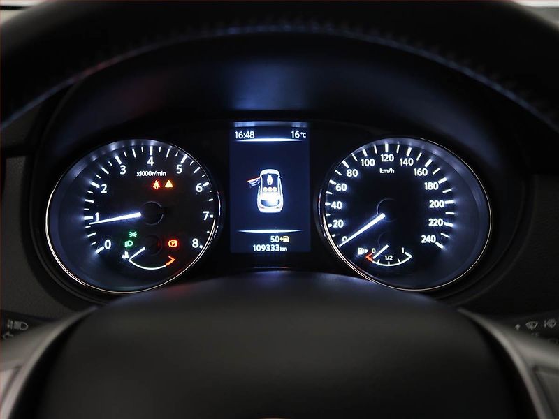 Nissan Qashqai (2016) 1.2 DIG-T, Tempomat - fotka 11 z 13