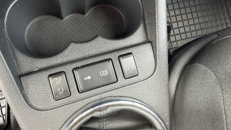 Škoda Fabia (2010) 1.4 16V*63kW*STYLE-EDITION*TOP - fotka 14 z 24