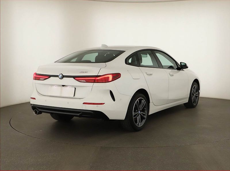 BMW Řada 2 (2023) M Paket 218i Gran Coupé - fotka 5 z 19