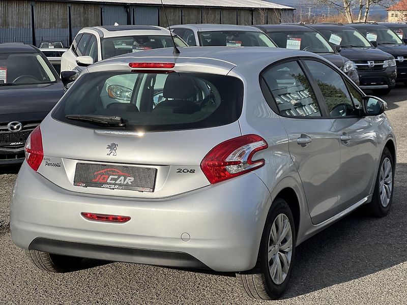 Peugeot 208 1.2i KLIMATIZACE ABS ASR ESP - fotka 7 z 41
