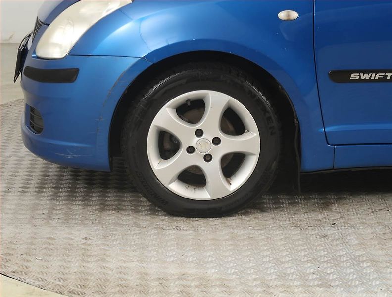 Suzuki Swift (2007) 1.3 i, nová STK, Klima - fotka 14 z 16