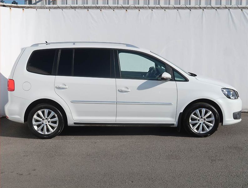 Volkswagen Touran (2014) Highline 2.0 TDI, Automat - fotka 6 z 22