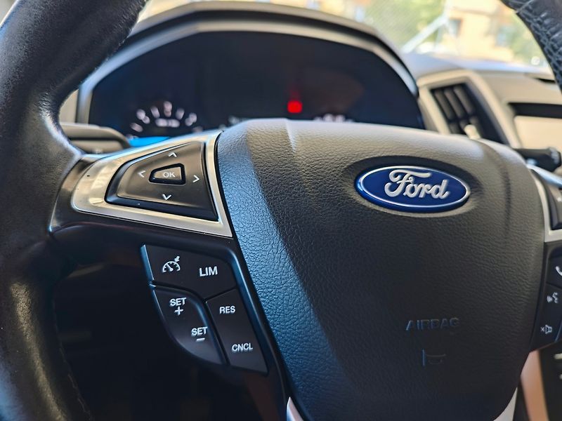 Ford S-MAX (2015) 2.0 TDCI 110kW NAVI 7 míst - fotka 21 z 42