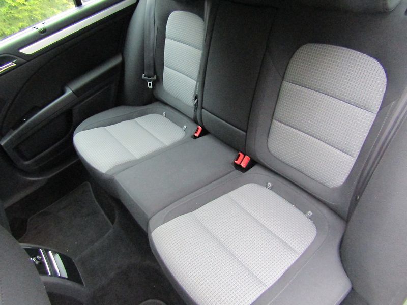 Škoda Superb (2011) 1.6 TDI 77kW - fotka 25 z 45