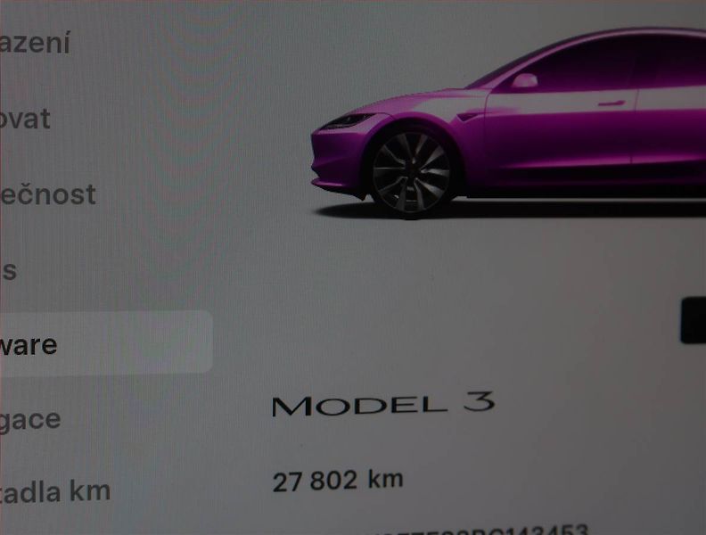 Tesla Model 3 (2024) Standard Range 60kWh - fotka 11 z 25