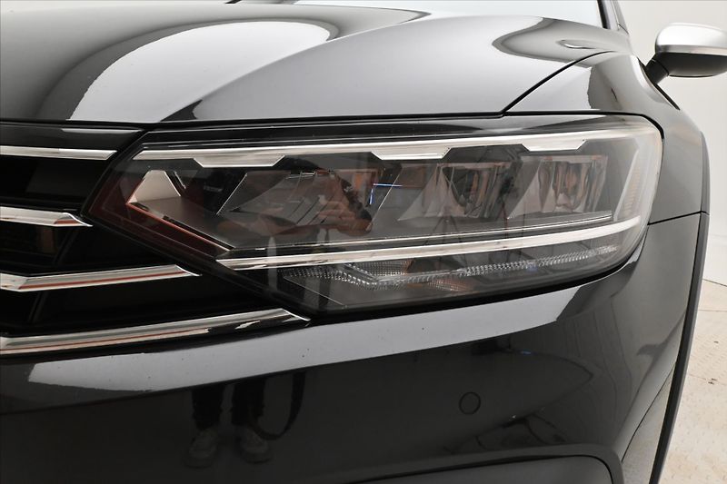 Volkswagen Passat 2,0 TDI 147kW Alltrack DSG 4Mo - fotka 30 z 32
