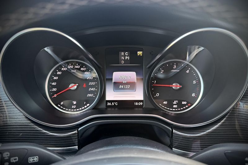 Mercedes-Benz Třídy V (2019) V 250d 4Matic Avantgarde Lang - fotka 28 z 45