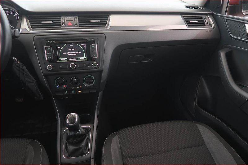 Škoda Rapid (2014) Spaceback 1.6 TDI, Navi - fotka 8 z 15
