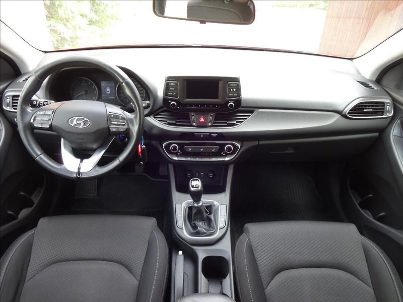 Hyundai i30 1,4 T-GDi 103 kW Fastback - fotka 32 z 55