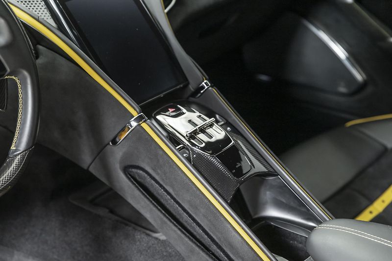 Ferrari Roma Giallo modena*krásná výbava - fotka 31 z 45